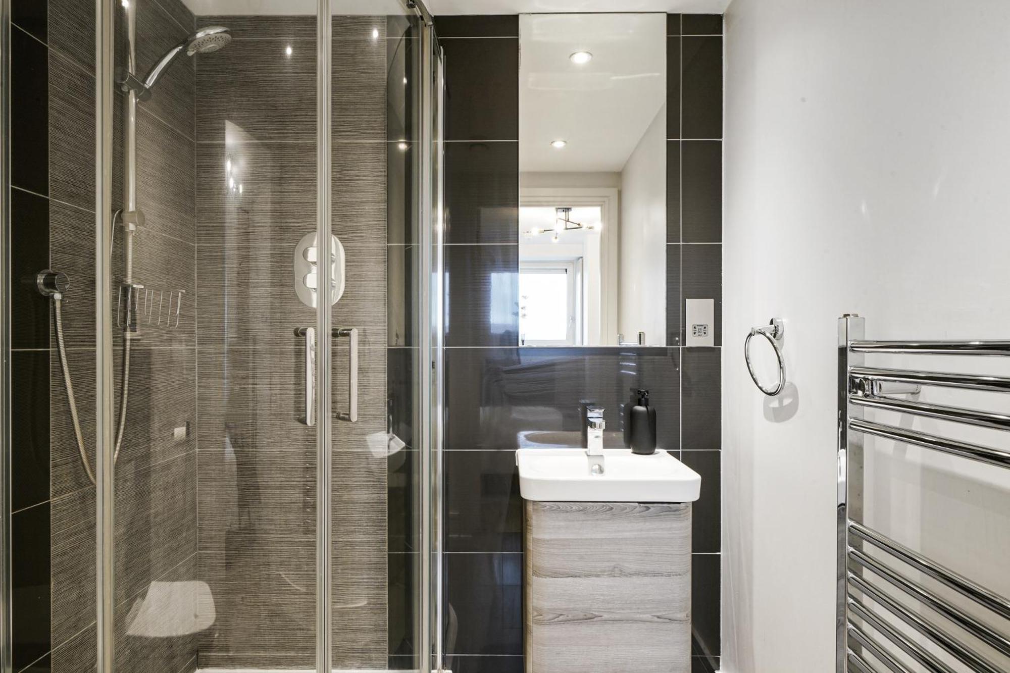 Luxury Apartment With Stunning Views On 10Th Floor Edgware Eksteriør billede