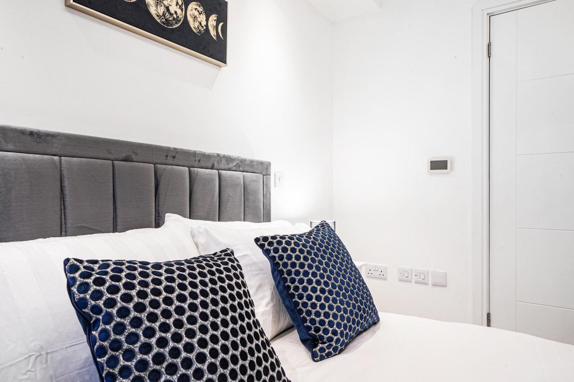 Luxury Apartment With Stunning Views On 10Th Floor Edgware Eksteriør billede