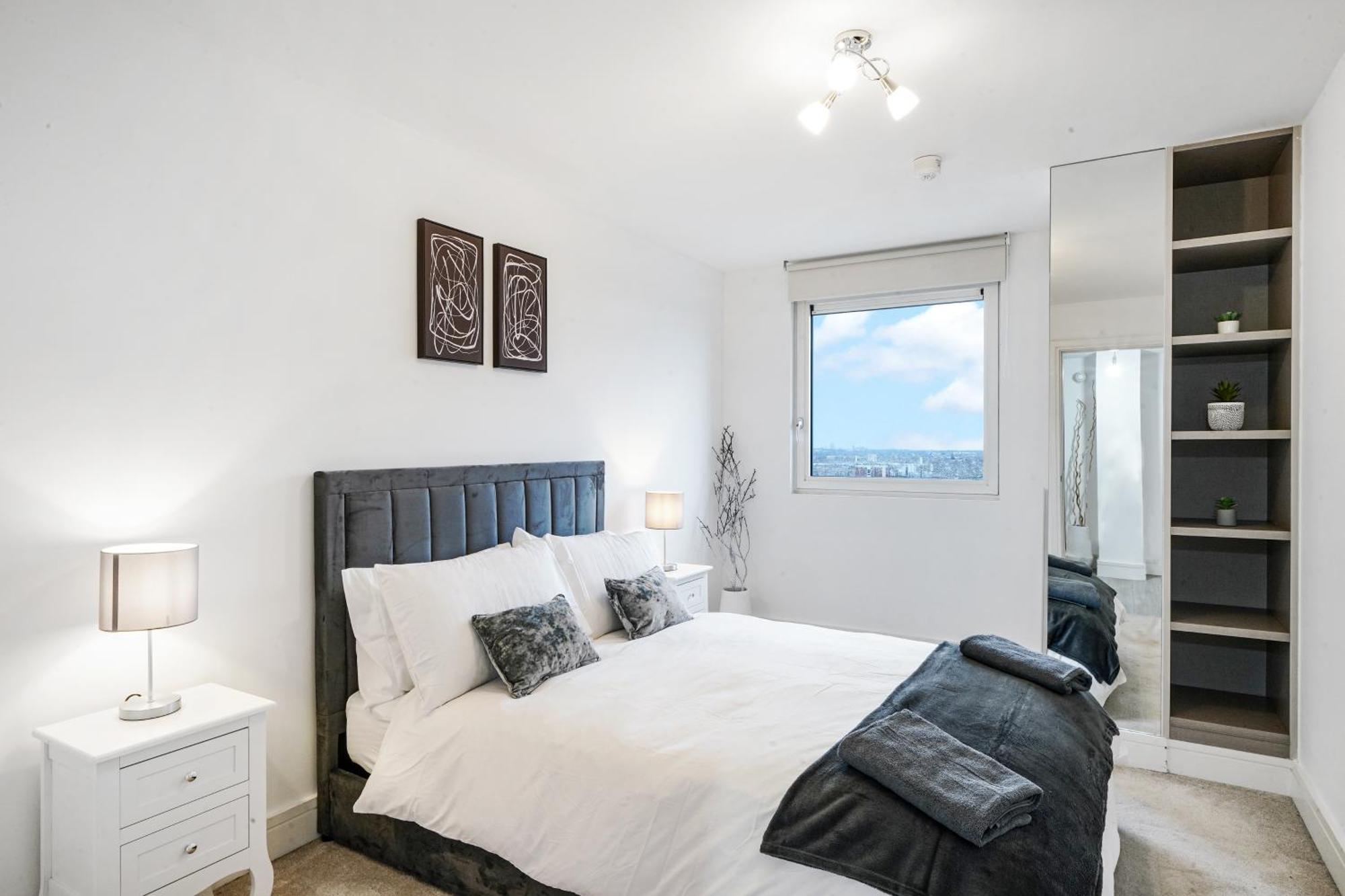 Luxury Apartment With Stunning Views On 10Th Floor Edgware Eksteriør billede