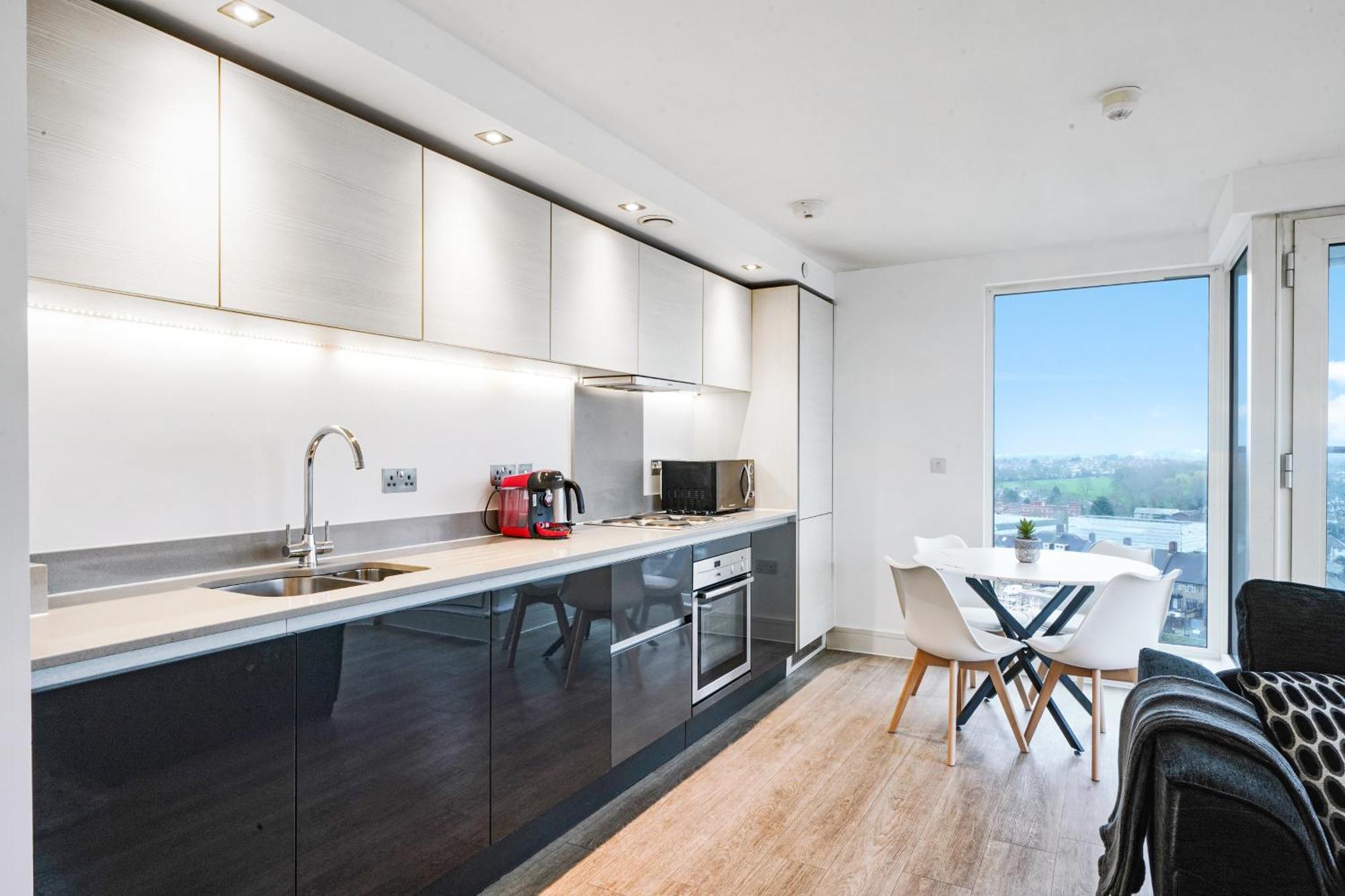 Luxury Apartment With Stunning Views On 10Th Floor Edgware Eksteriør billede